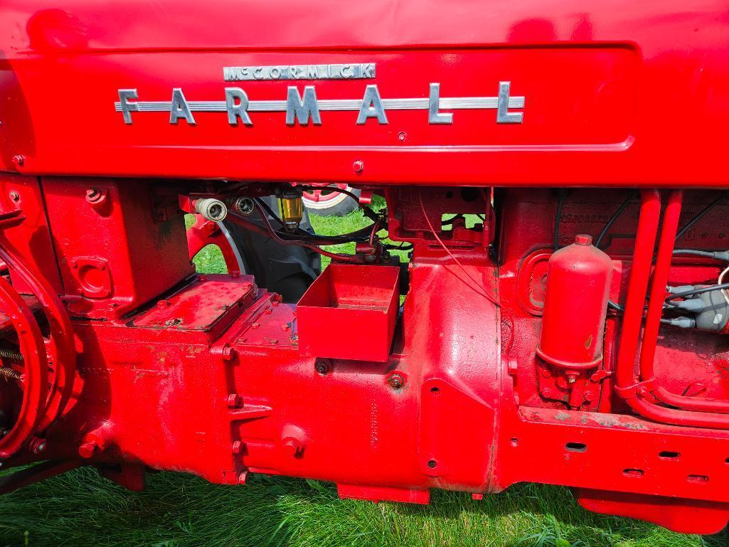 1956 IH Farmall 400 G Tractor