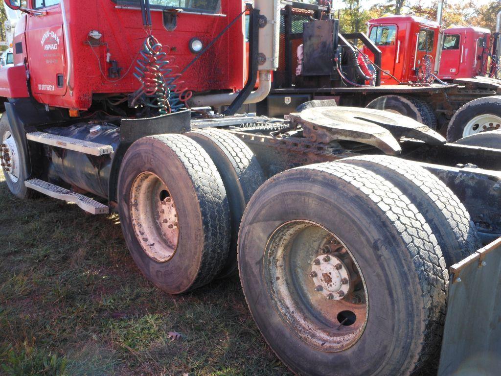 2000 Mack CH613 Day Cab Truck Tractor