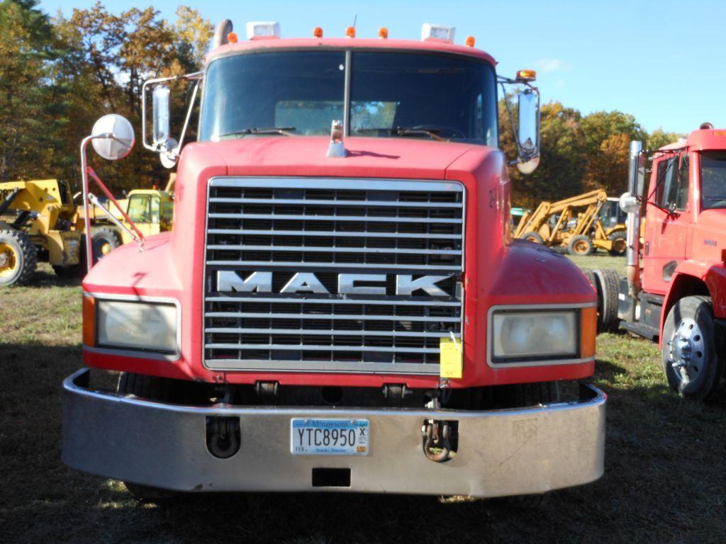 2000 Mack CH613 Day Cab Truck Tractor