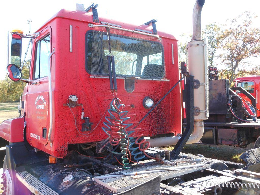 2000 Mack CH613 Day Cab Truck Tractor
