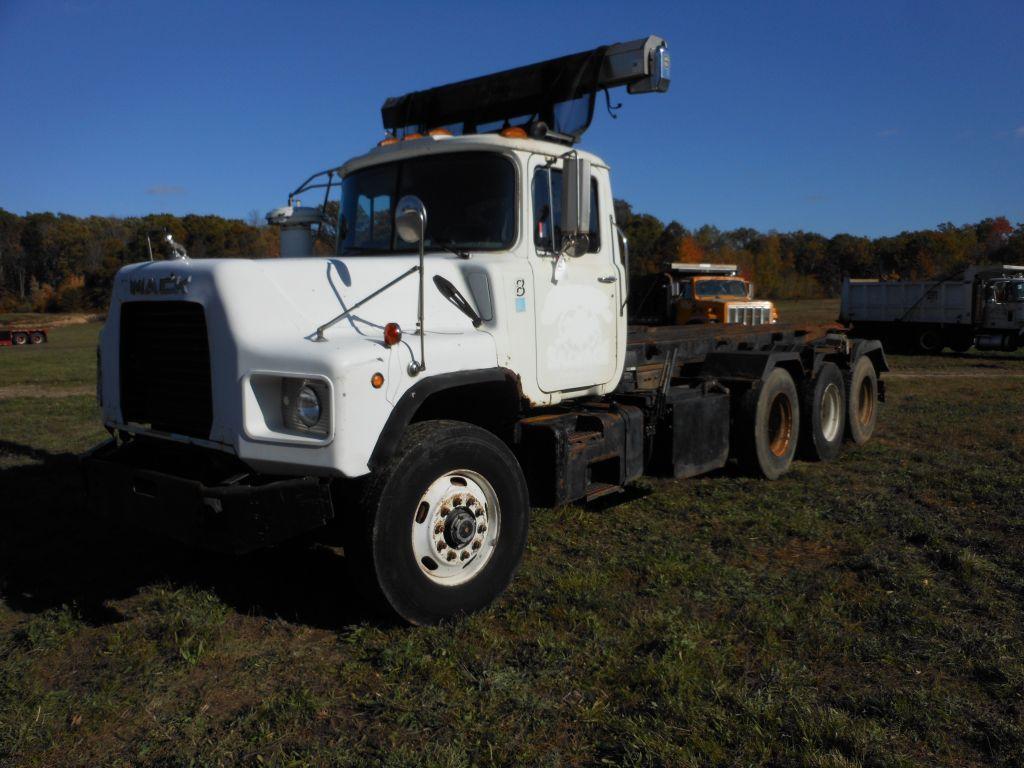 1996 Mack DM690S Tri-Axle Rolloff Truck