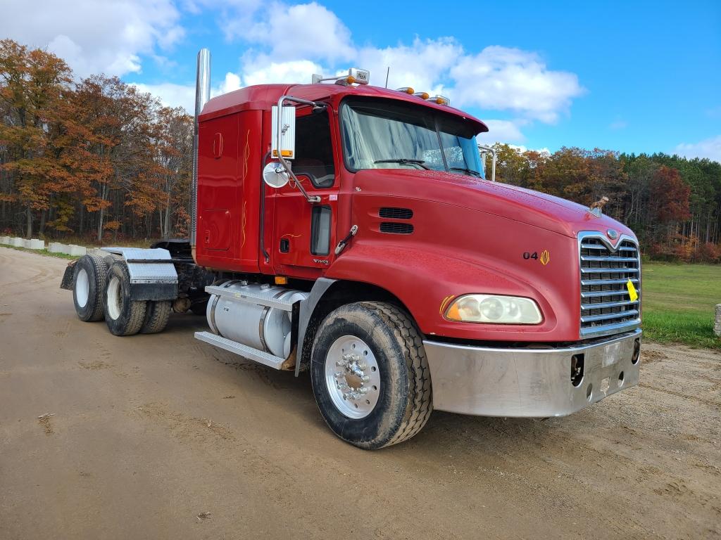 2006 Mack CXN613 Sleeper