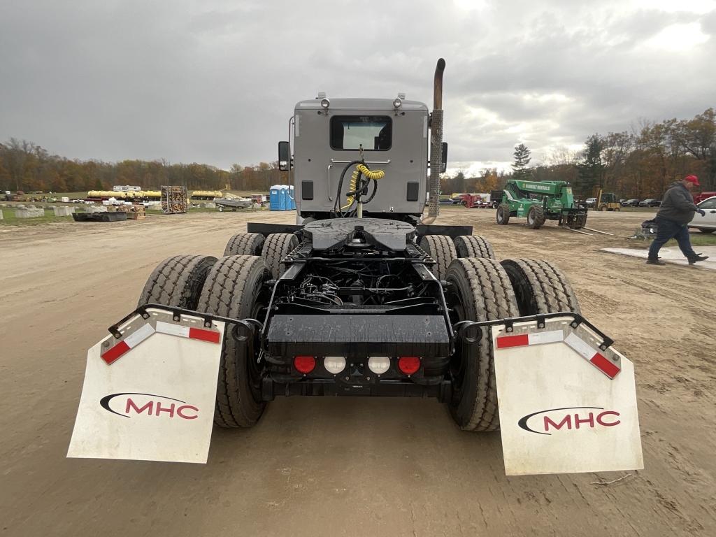 2020 Kenworth T880 Day Cab