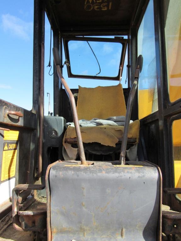 Deere 690B Excavator