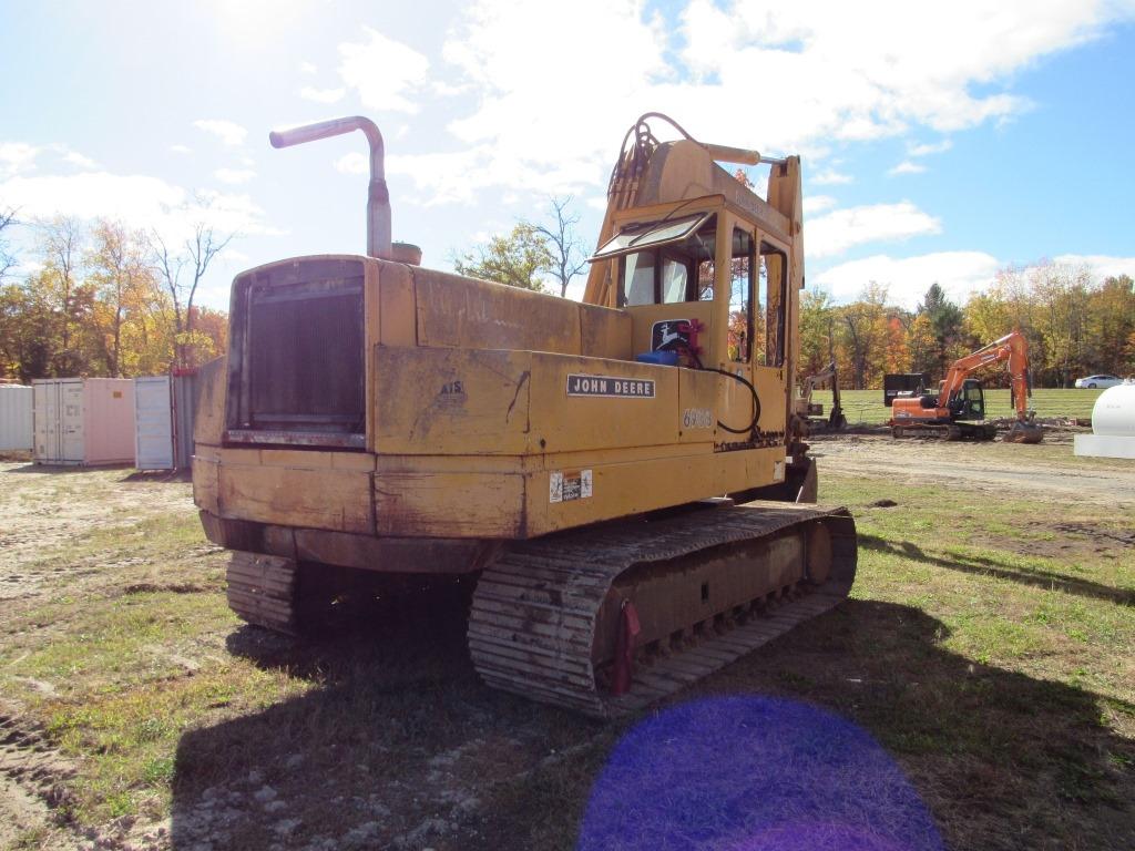 Deere 690B Excavator