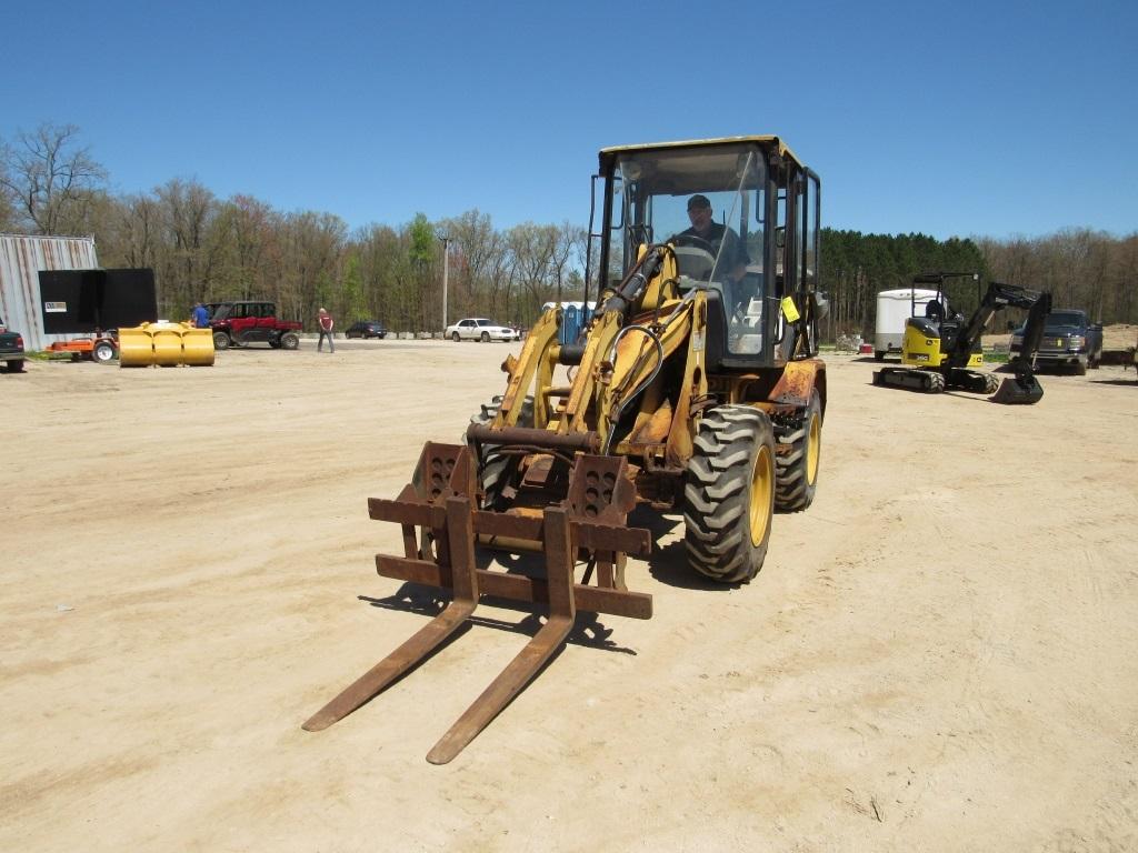 Caterpillar 902 Wheel Loader