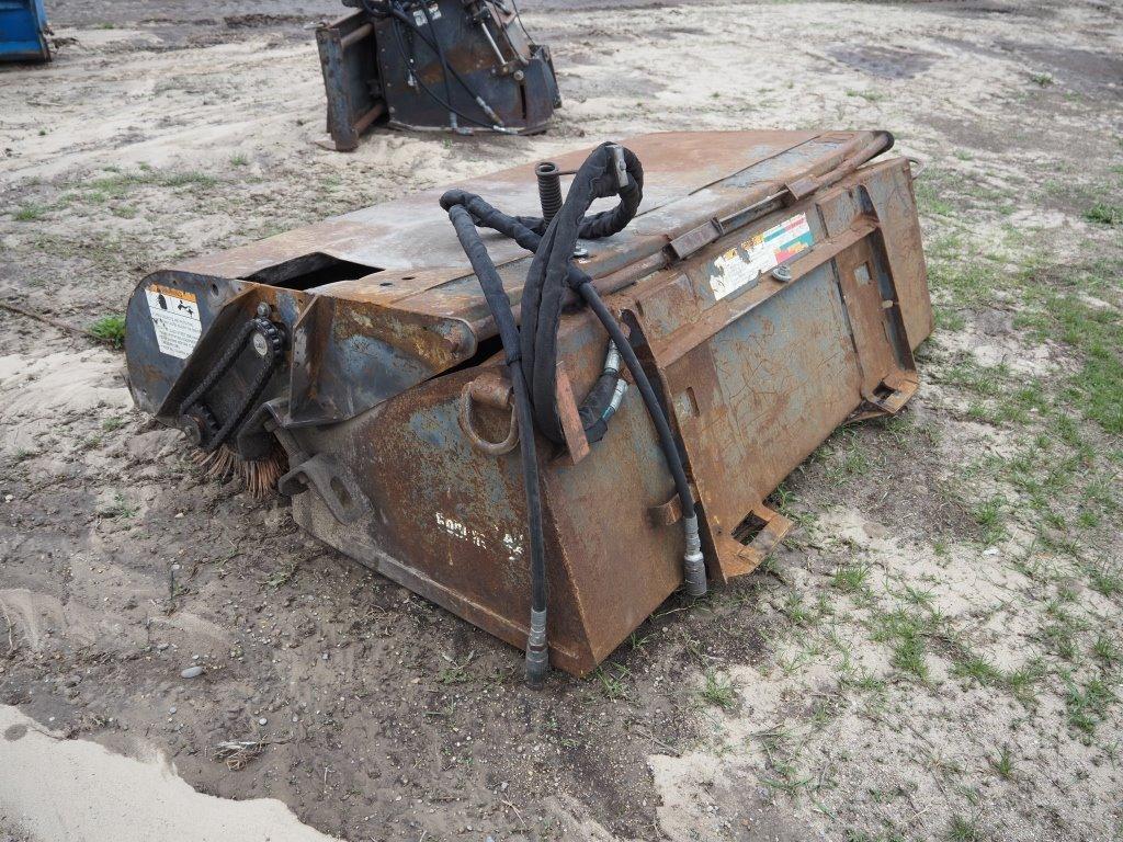 Bobcat 6' Broom