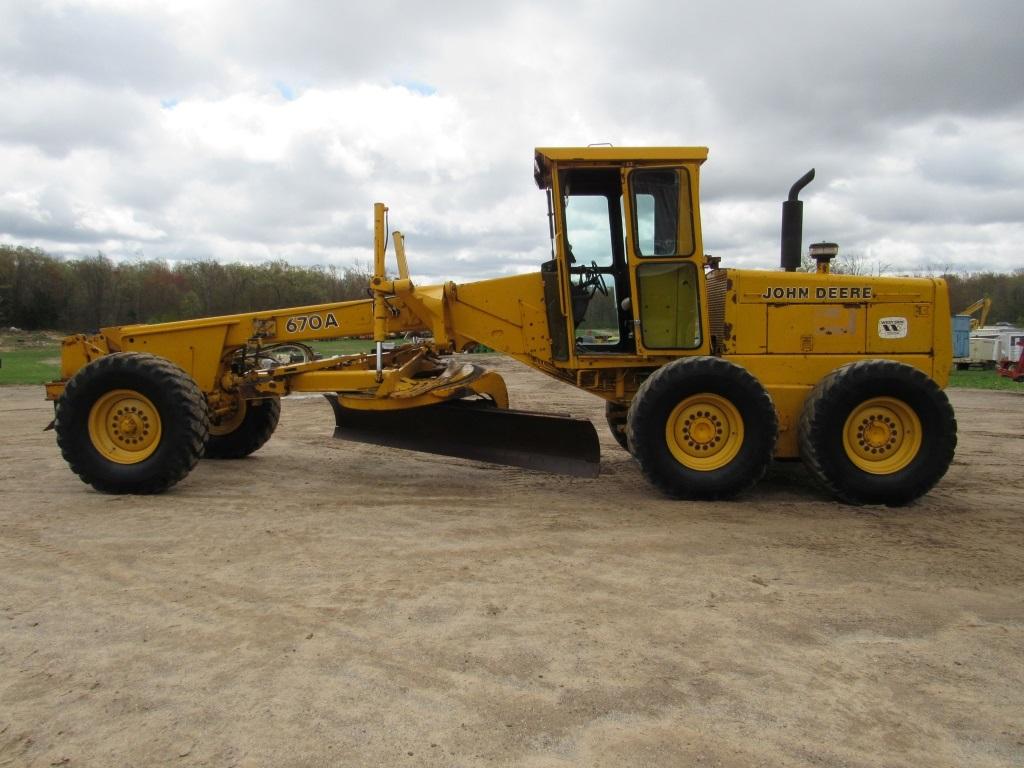 John Deere 670A Motor Grader