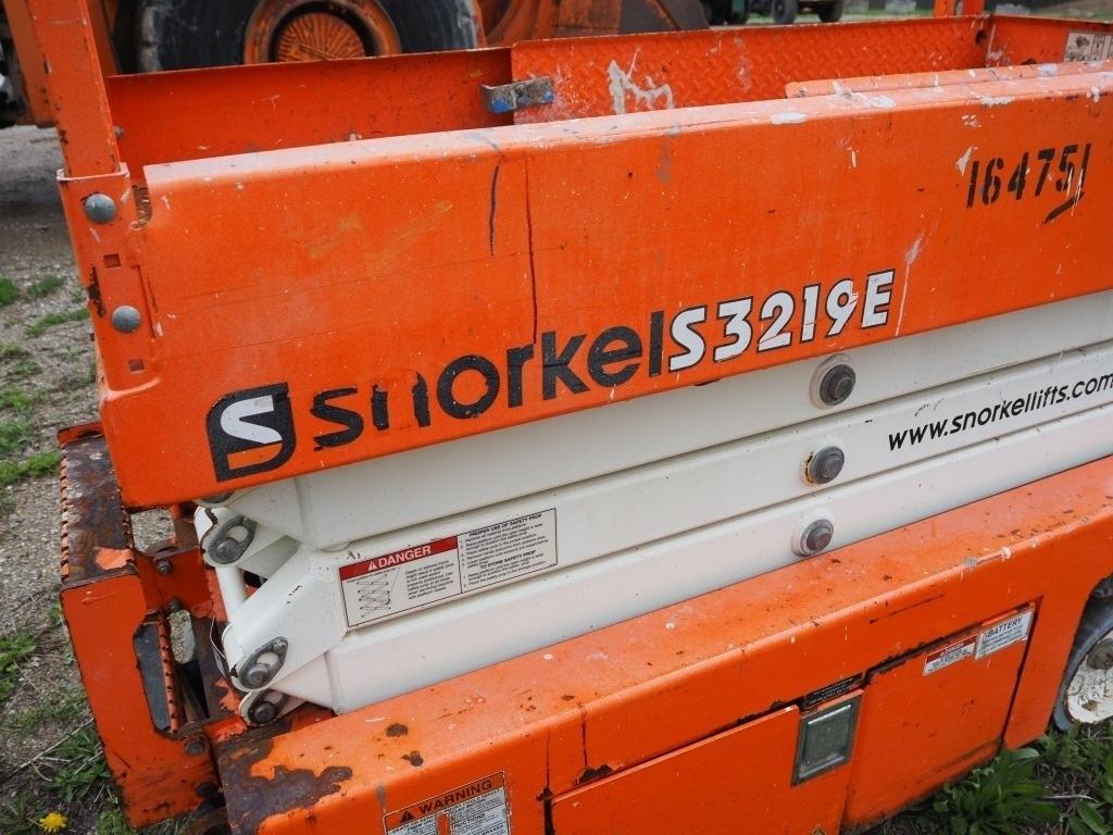 2018 Snorkel S3219E Scissor Lift