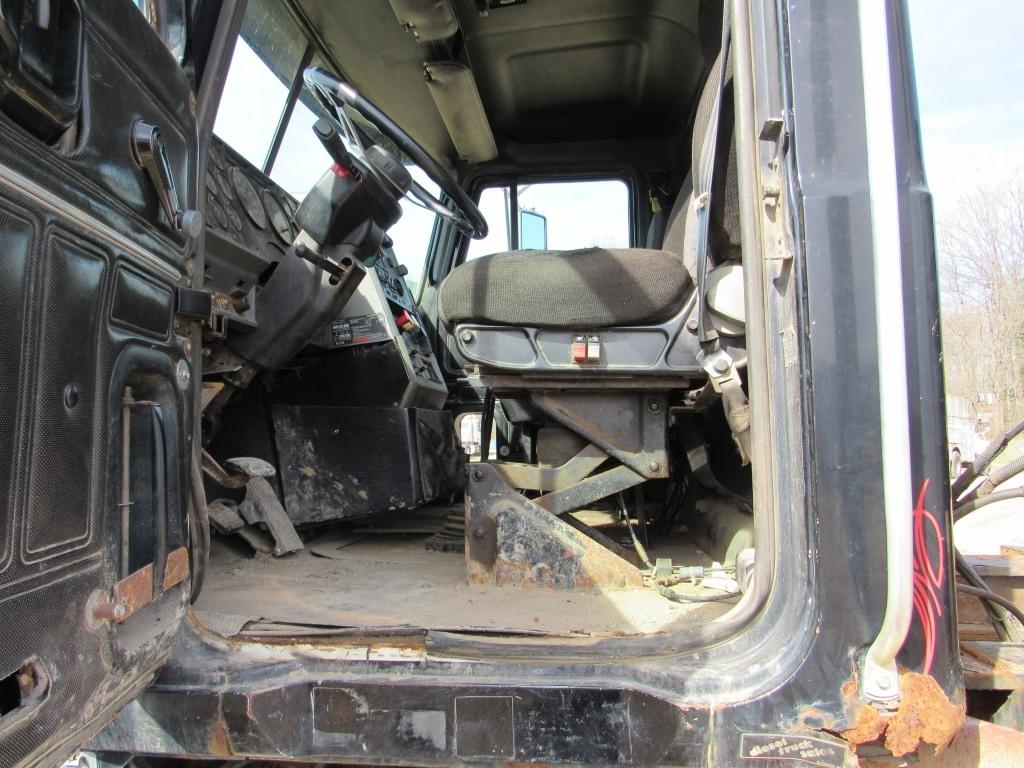 2000 Mack CL713 Day Cab