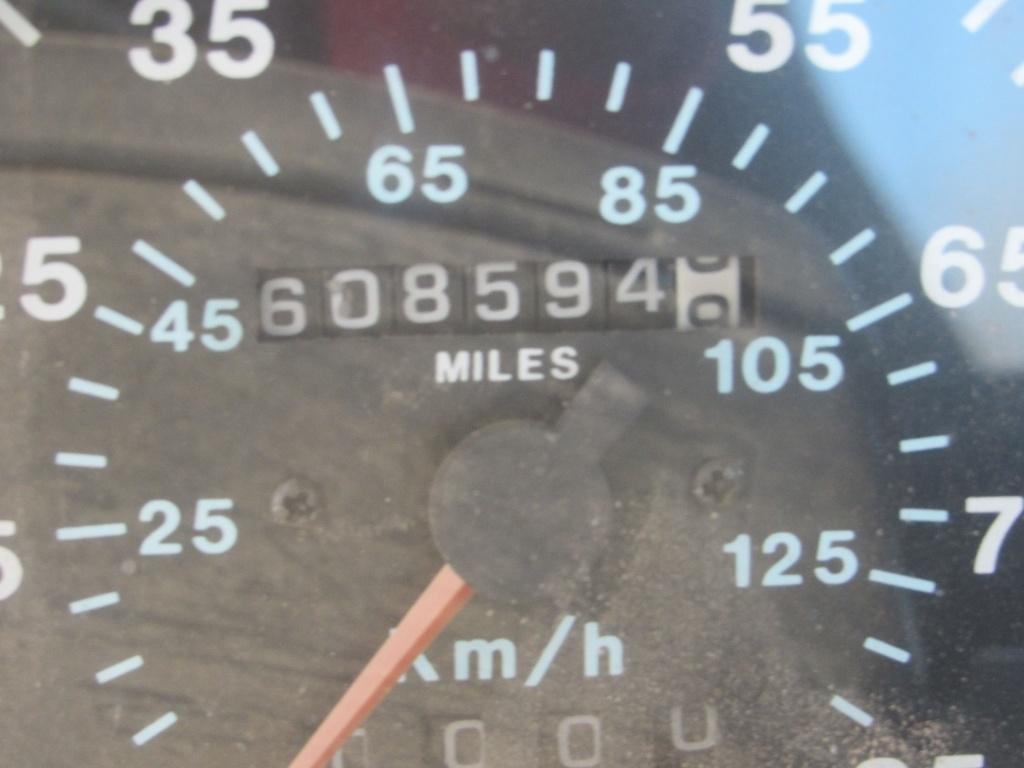 2000 Mack CL713 Day Cab