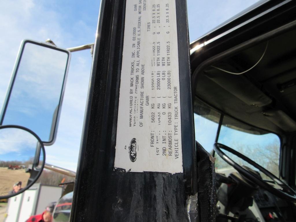 2000 Mack CL713 Day Cab