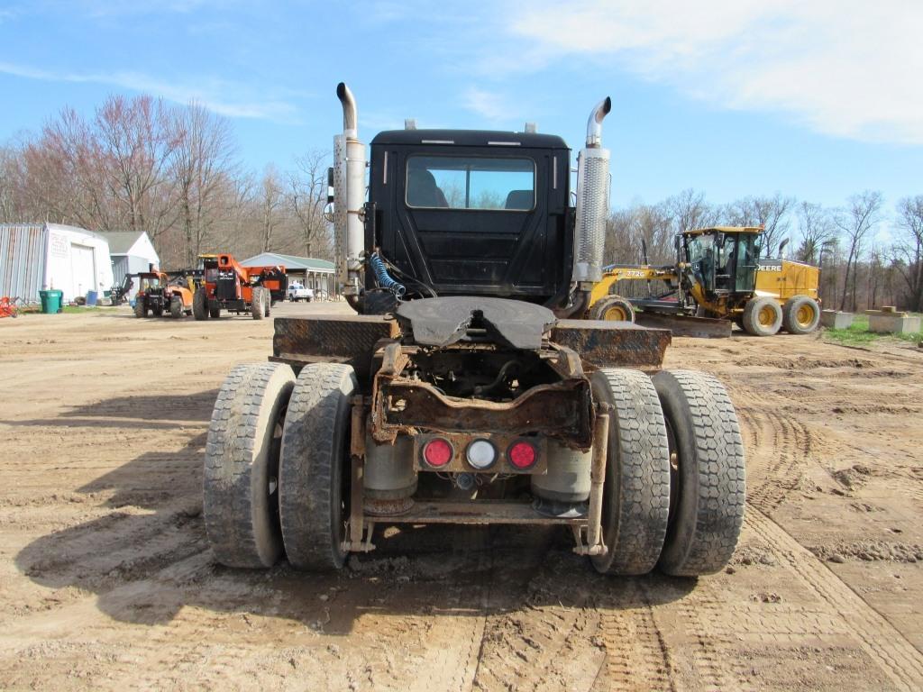 2000 Mack CL713 Day Cab
