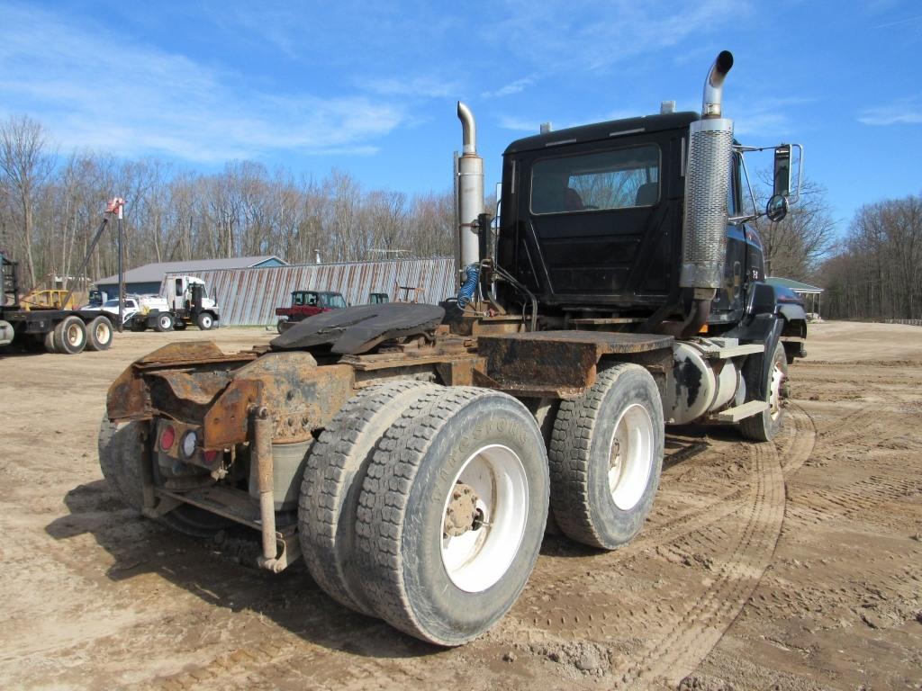 2000 Mack CL713 Day Cab