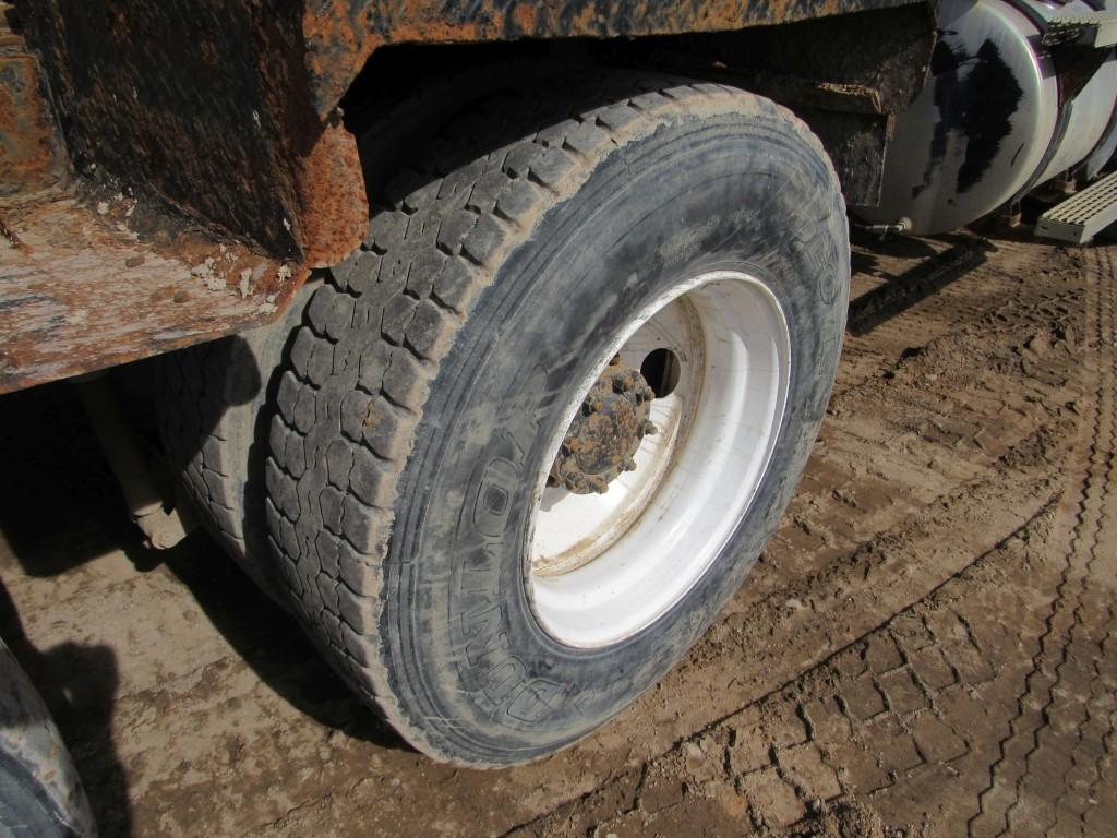 2000 Mack CL713 Day Cab