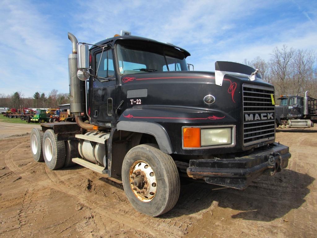 2000 Mack CL713 Day Cab
