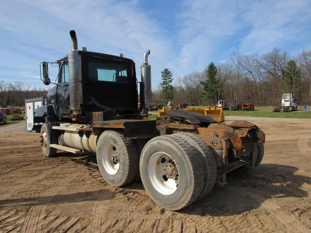 2000 Mack CL713 Day Cab