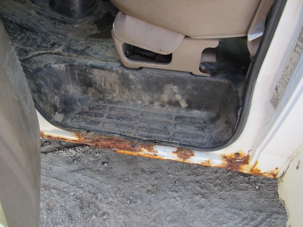 2004 GMC 3500 Utility Van