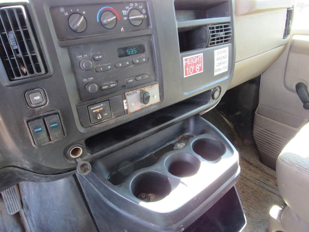 2004 GMC 3500 Utility Van