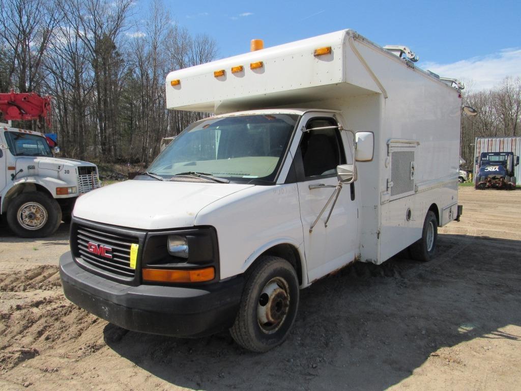 2004 GMC 3500 Utility Van