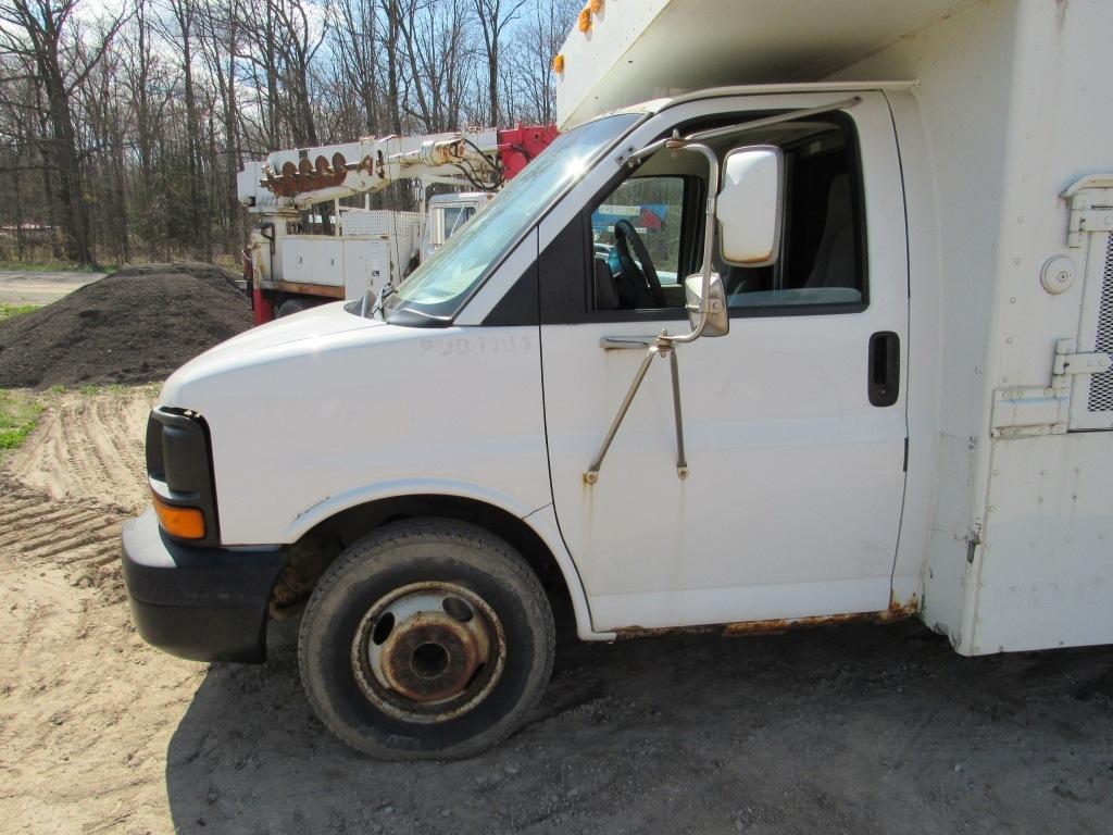 2004 GMC 3500 Utility Van