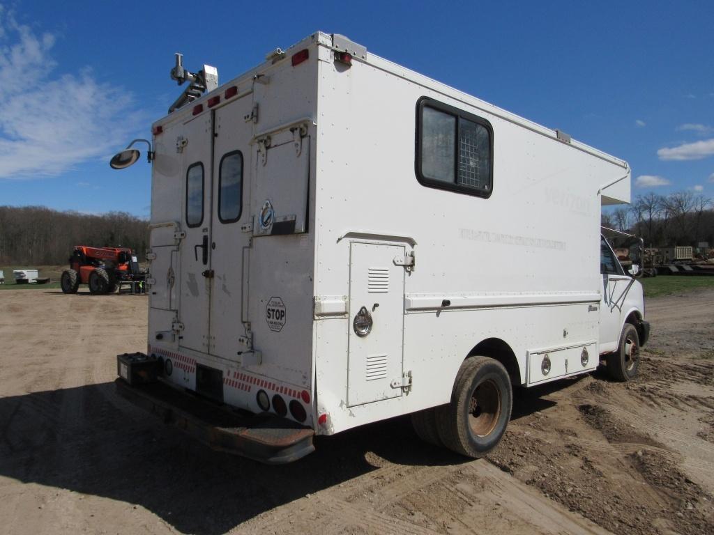 2004 GMC 3500 Utility Van