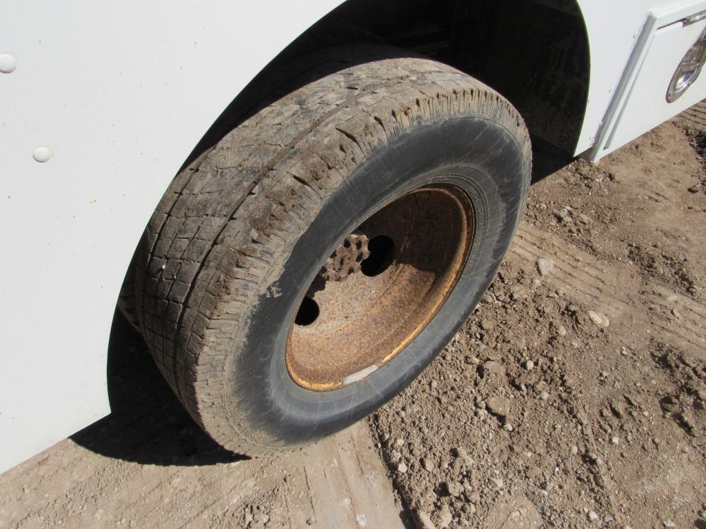 2004 GMC 3500 Utility Van