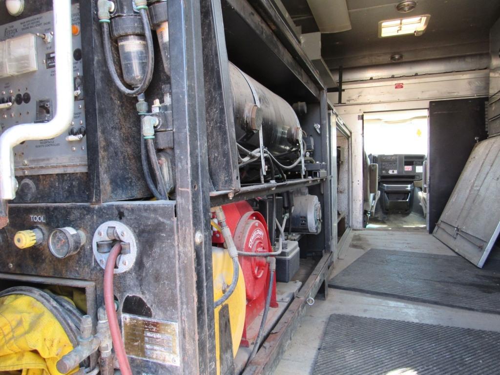 2004 GMC 3500 Utility Van