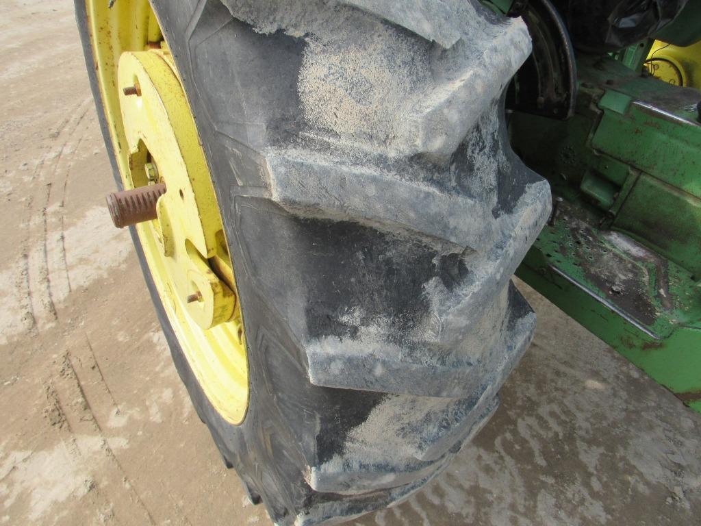 John Deere 2630 Farm Tractor