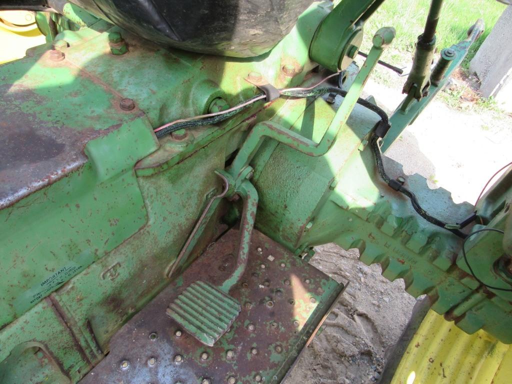 John Deere 2630 Farm Tractor