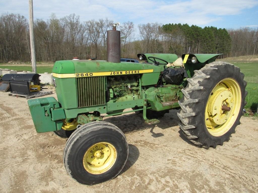 John Deere 2630 Farm Tractor