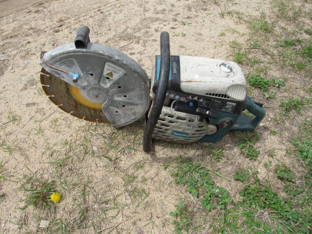 Makita DPC7311 Concrete Saw