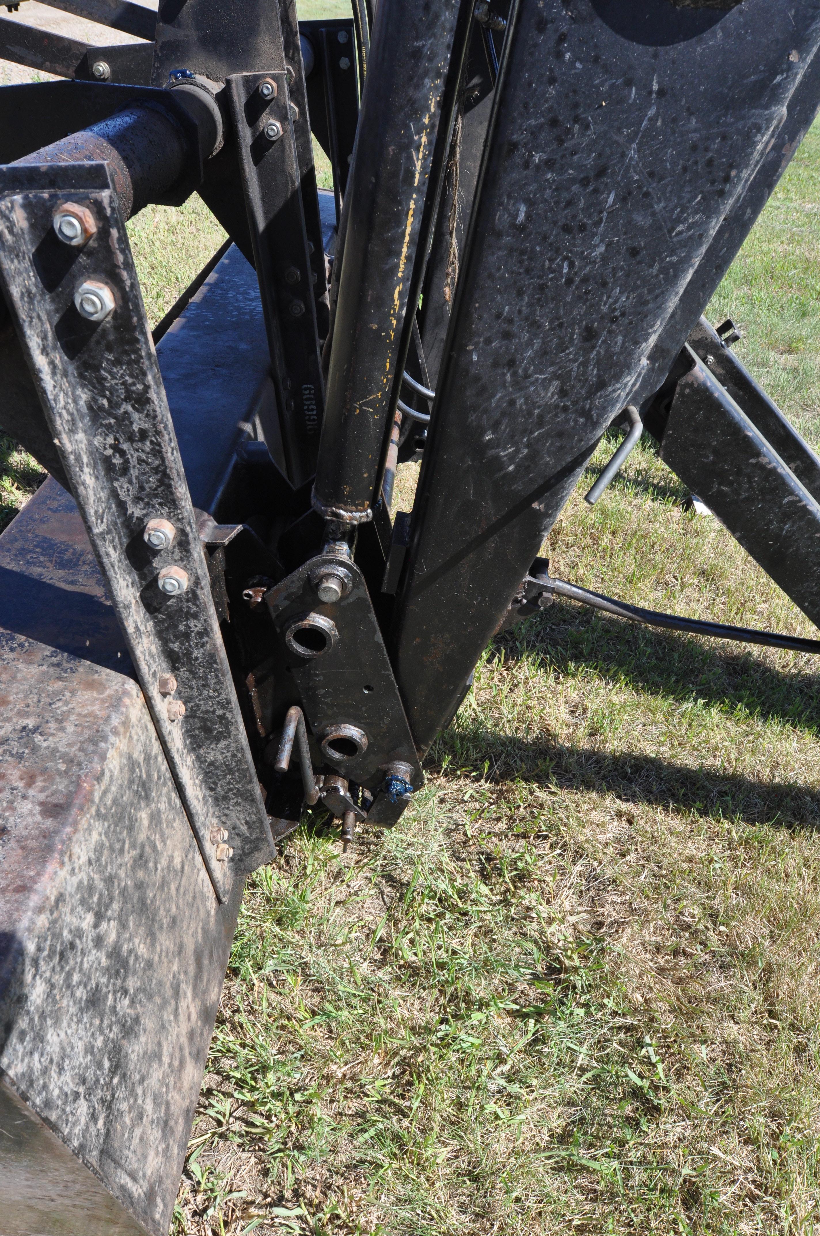 FarmHand 1140 loader bucket & grapple
