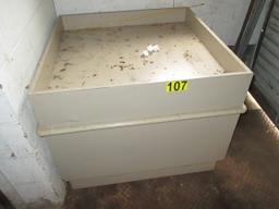 3' x 3' x 3' WOODEN ROLLING TABLE