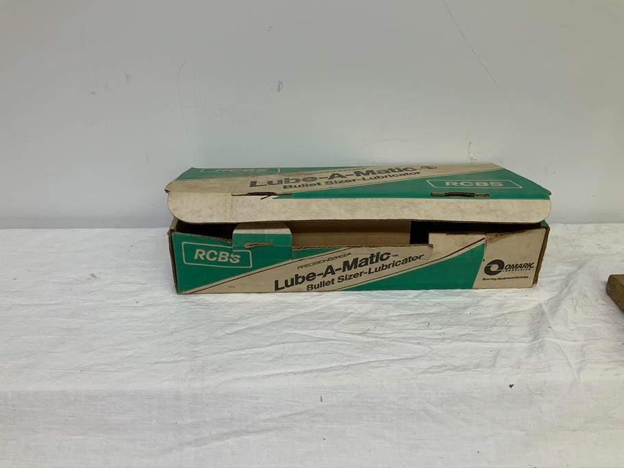 RCBS bullet lube-sizer with die and punch and box