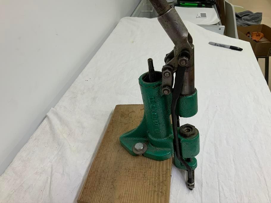 RCBS bullet lube-sizer with die and punch and box