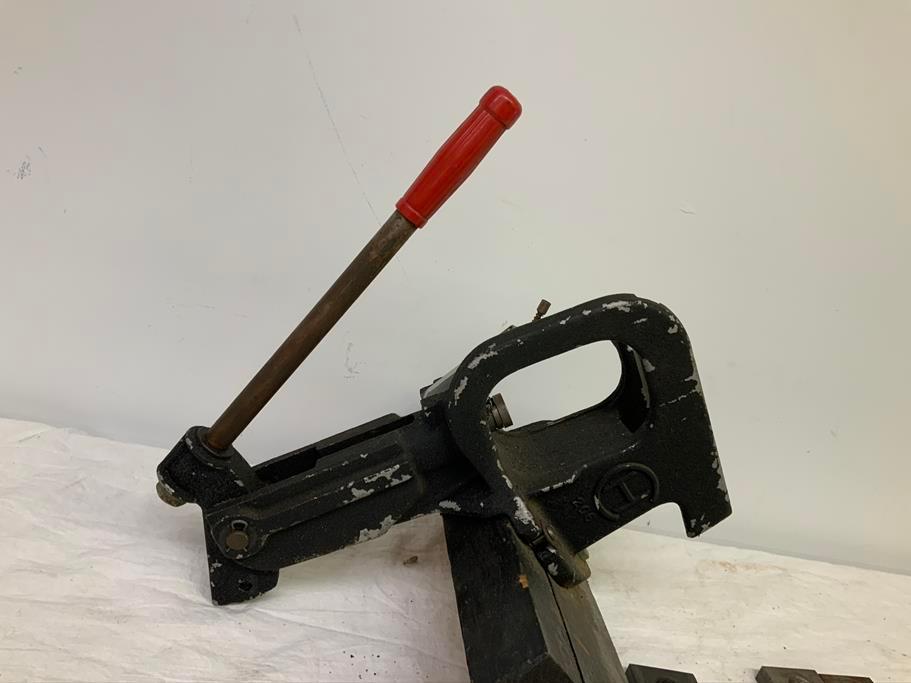 Vintage CH reloading press with 3 die bars, will ship without wood