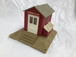 k-line operating loading dock & lionel diesel horn shed