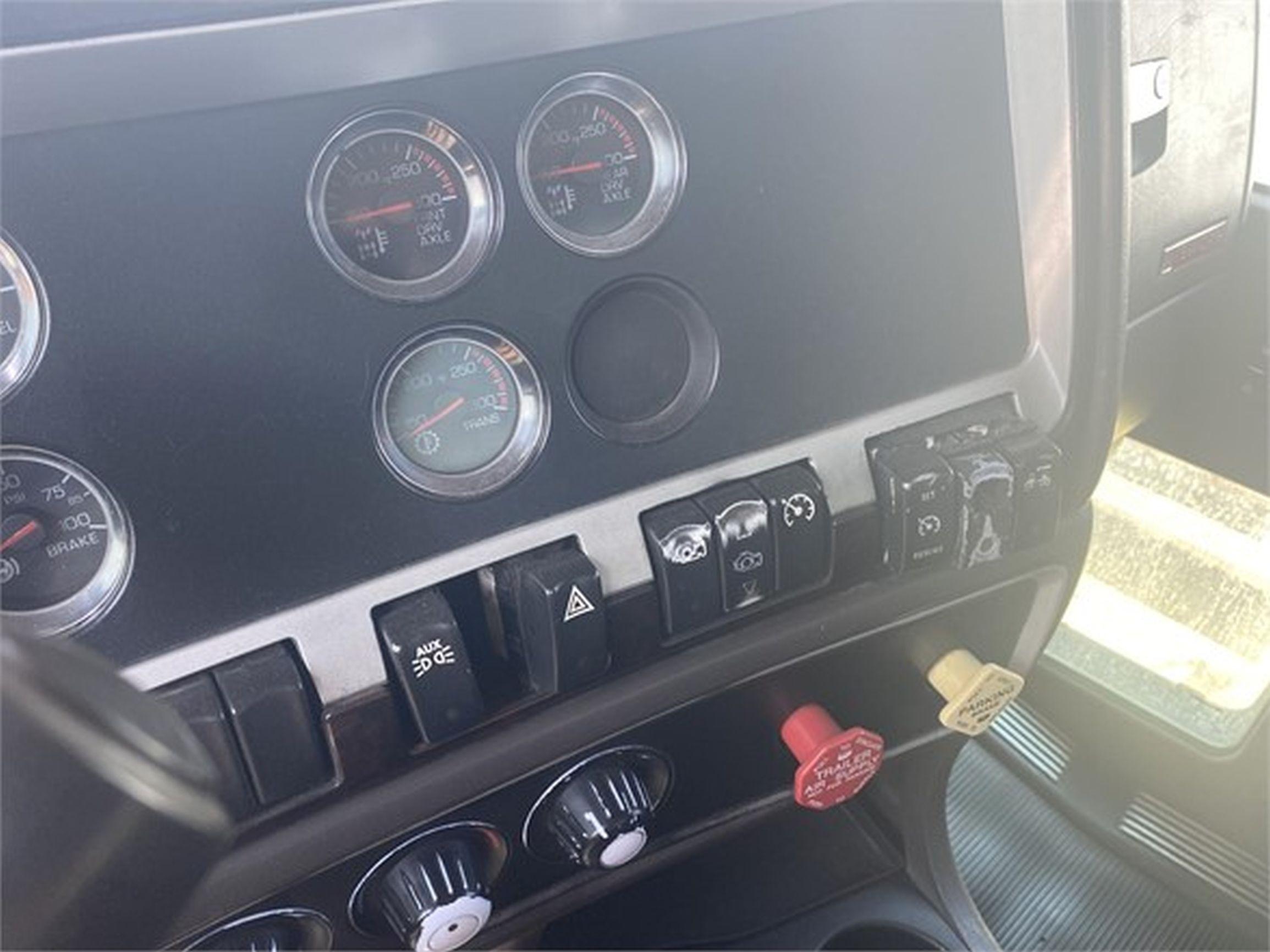 2007 KENWORTH W900