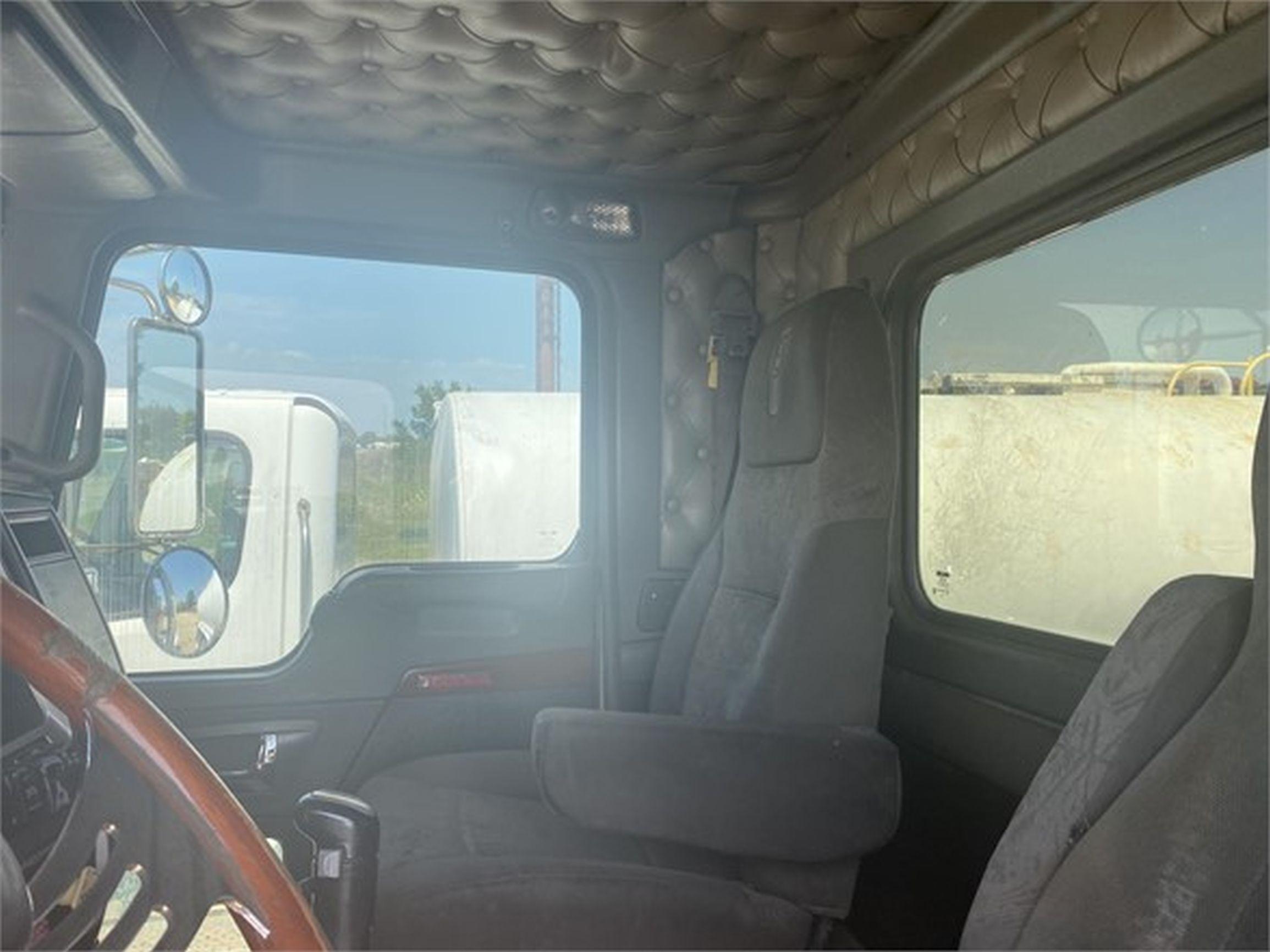 2007 KENWORTH W900