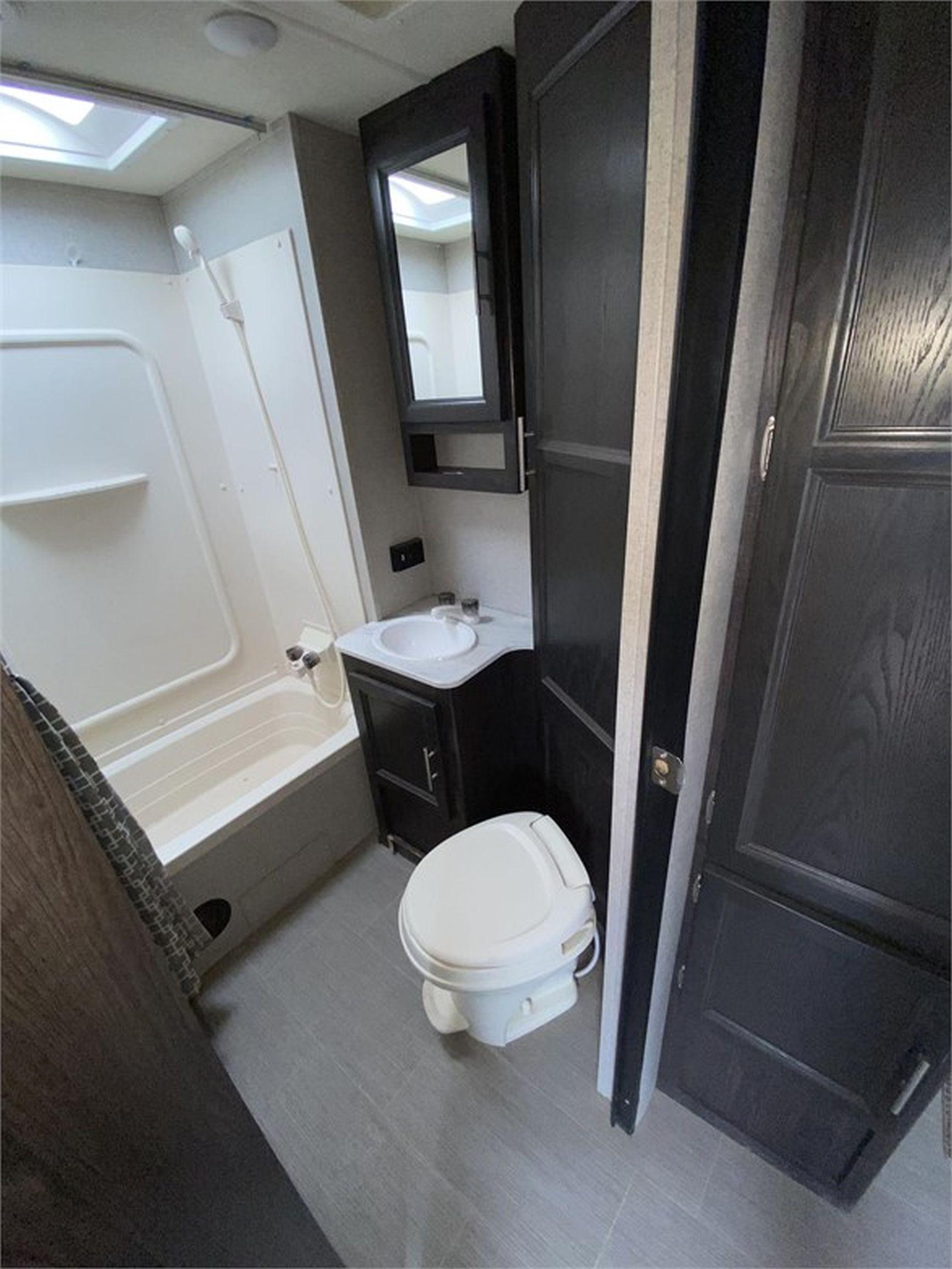 2018 DUTCHMEN KODIAK ULTRA LITE 285BHSL