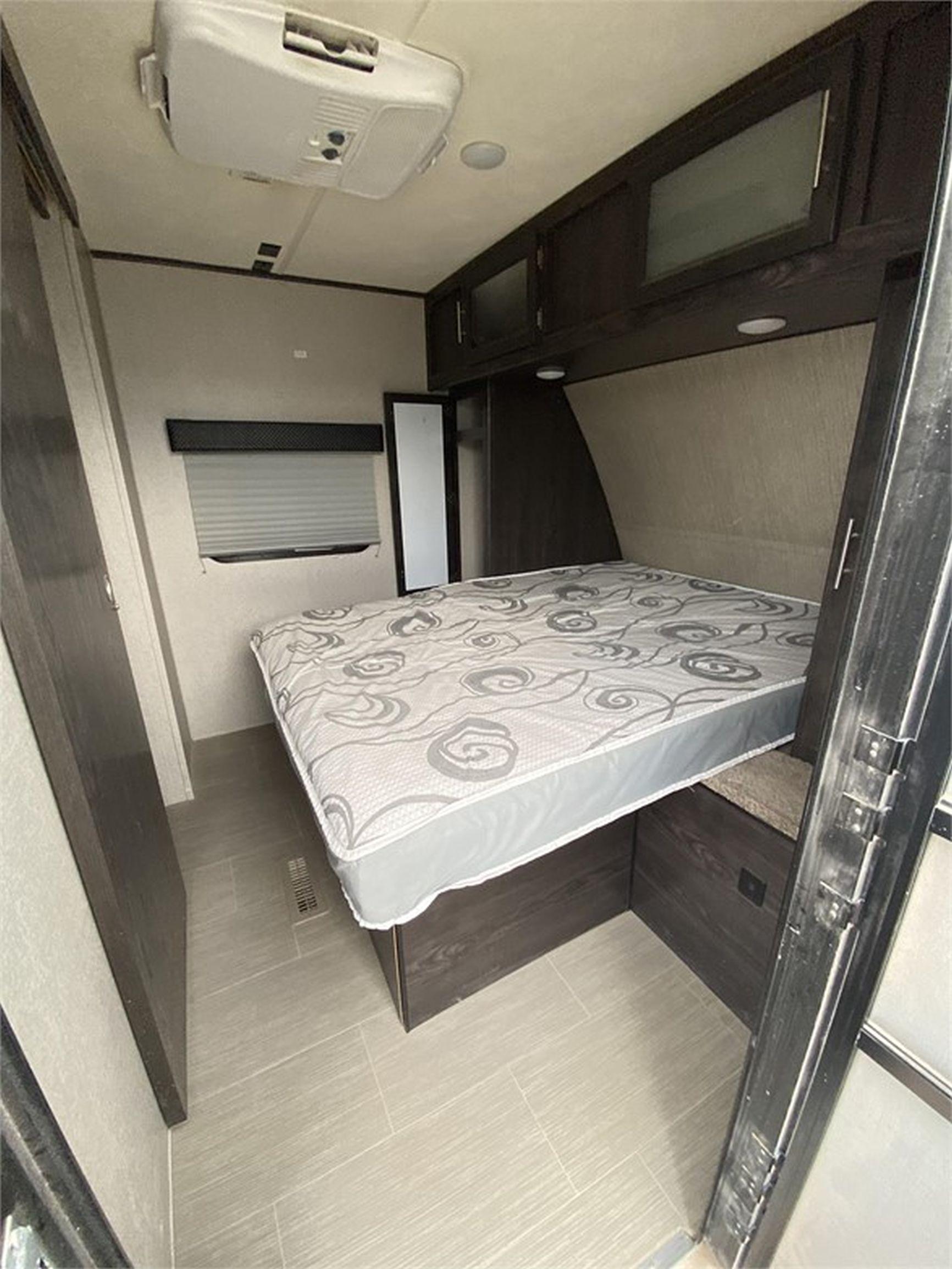 2018 DUTCHMEN KODIAK ULTRA LITE 285BHSL