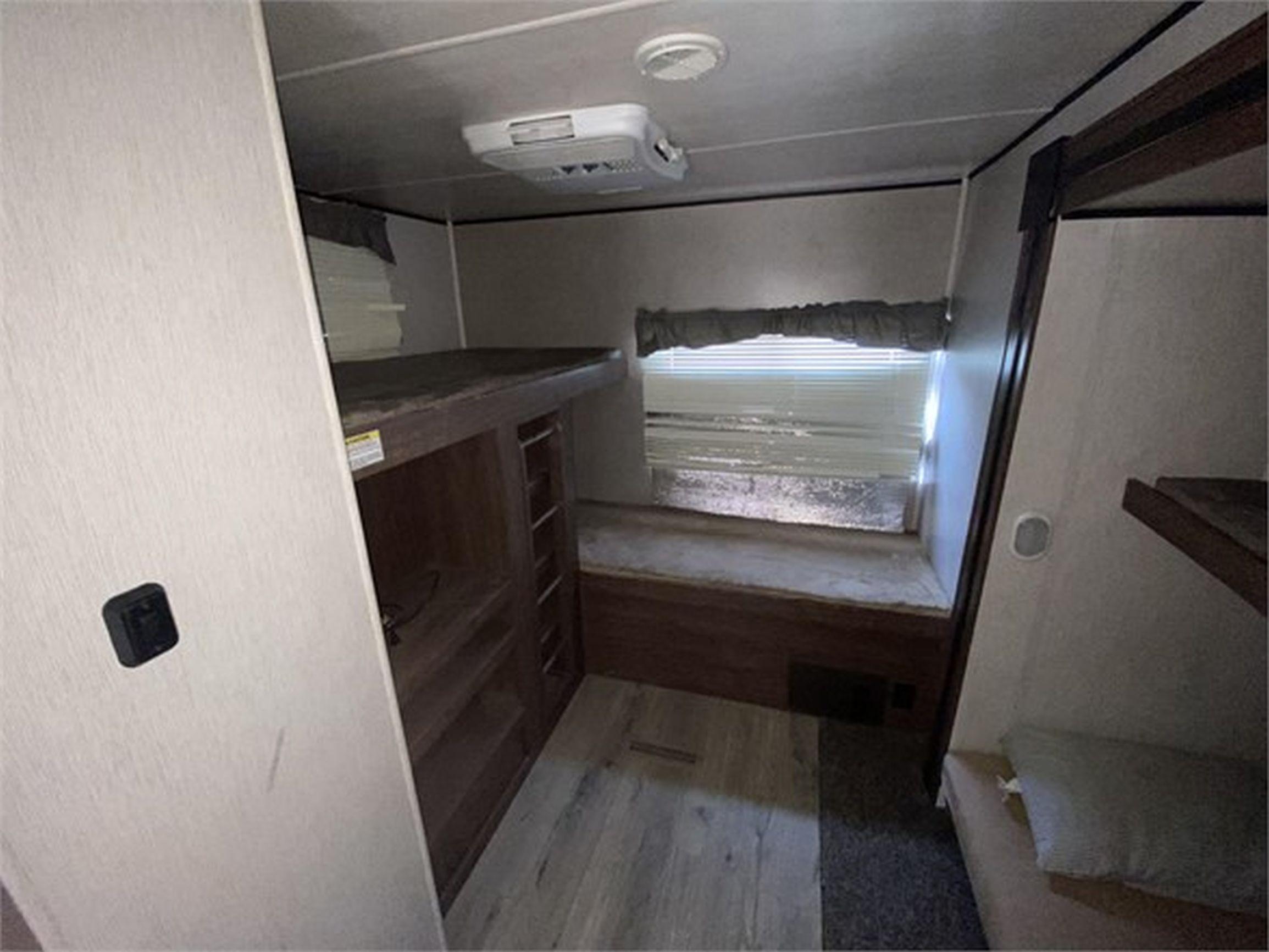 2018 HEARTLAND PROWLER LYNX 32LX
