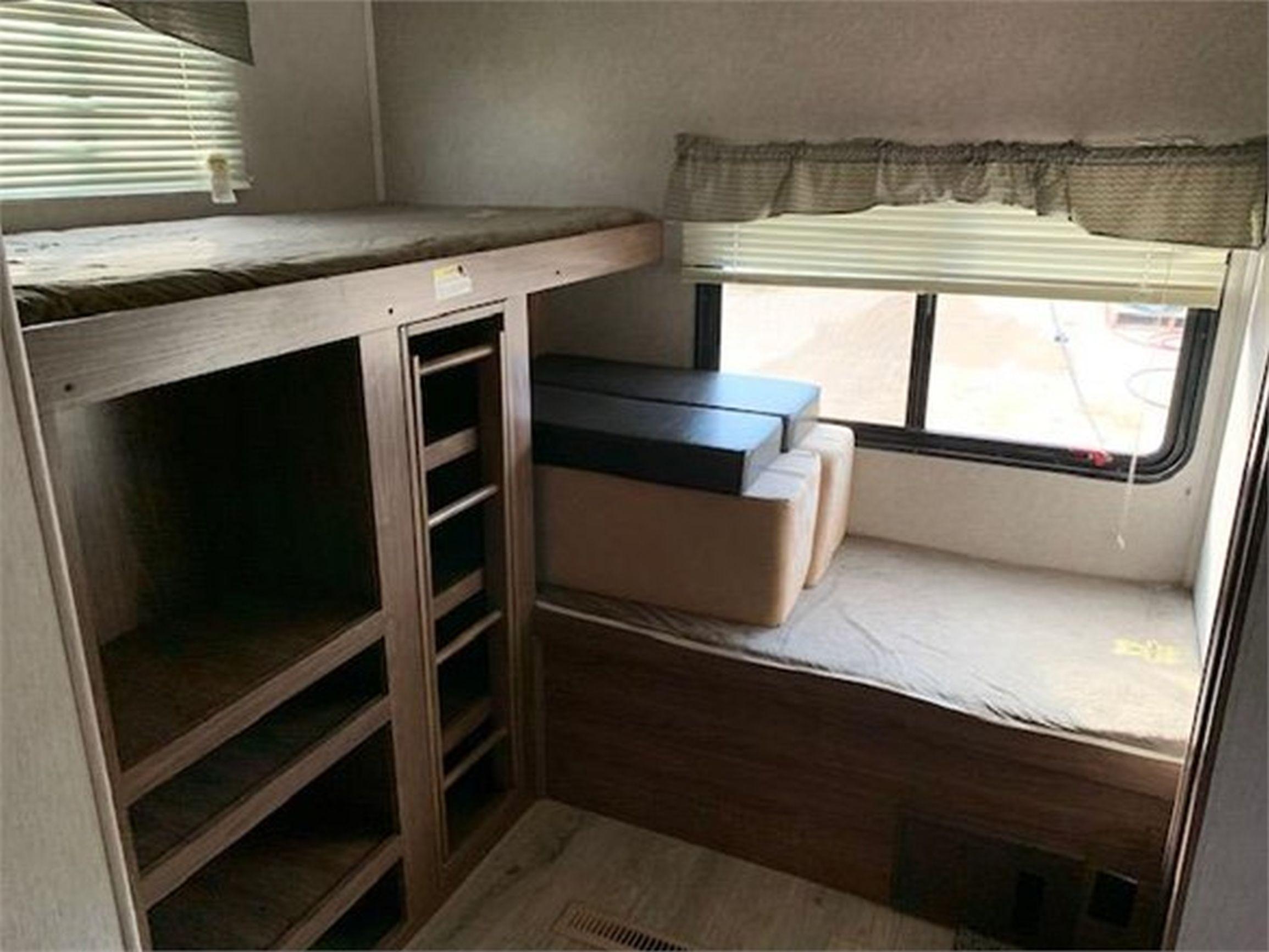 2019 HEARTLAND PROWLER LYNX 32LX
