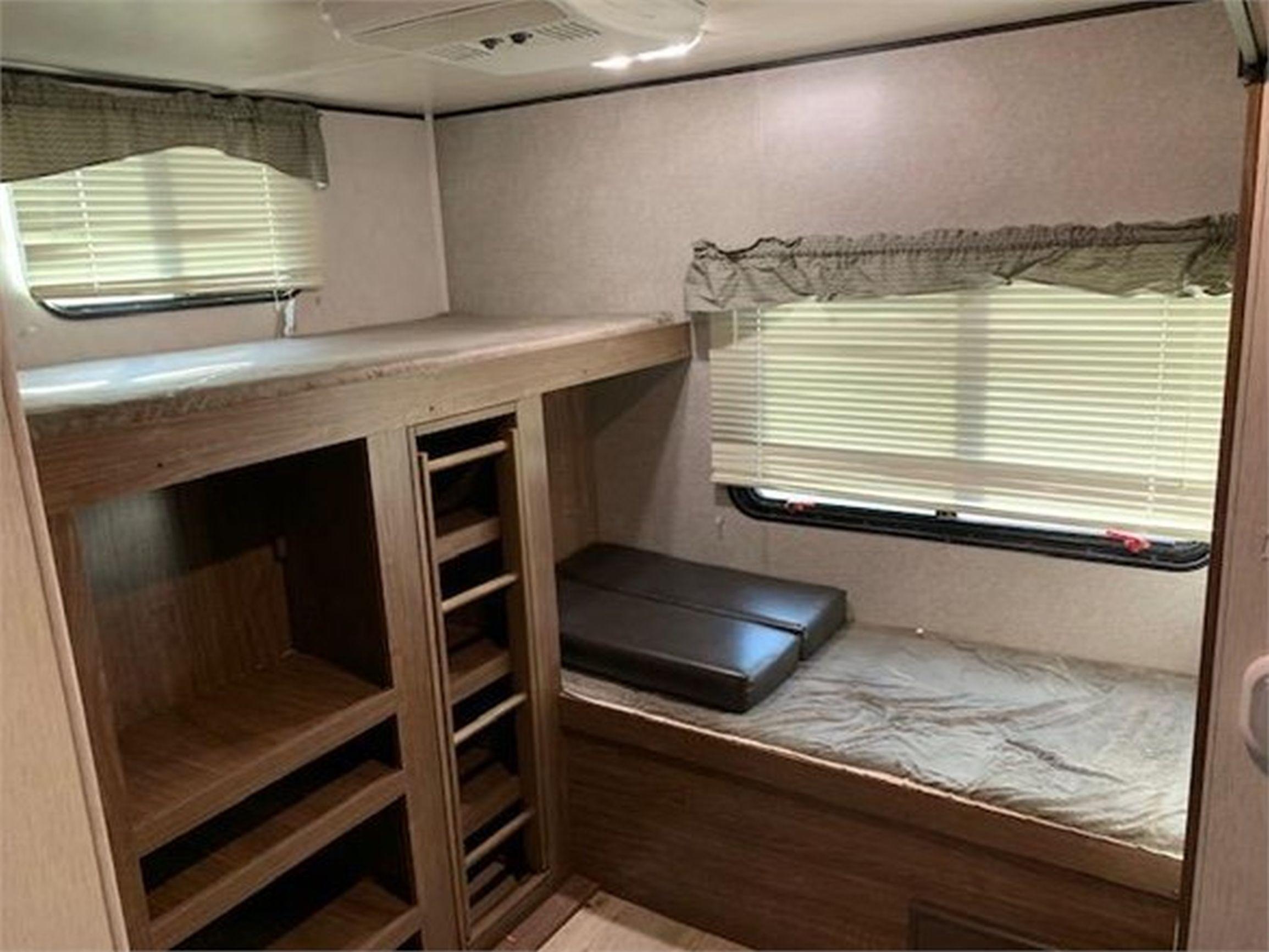 2019 HEARTLAND PROWLER 32LX
