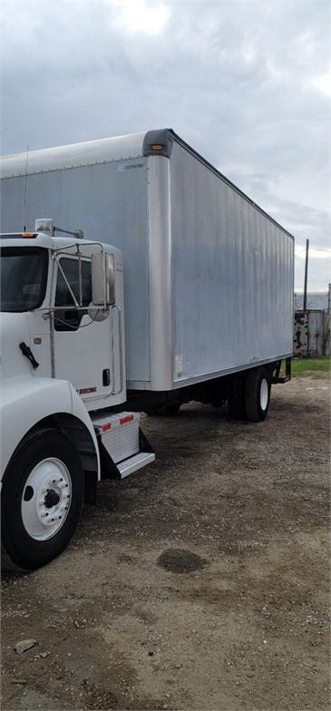 2005 KENWORTH T300