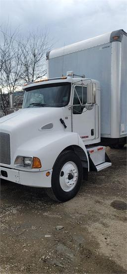 2005 KENWORTH T300