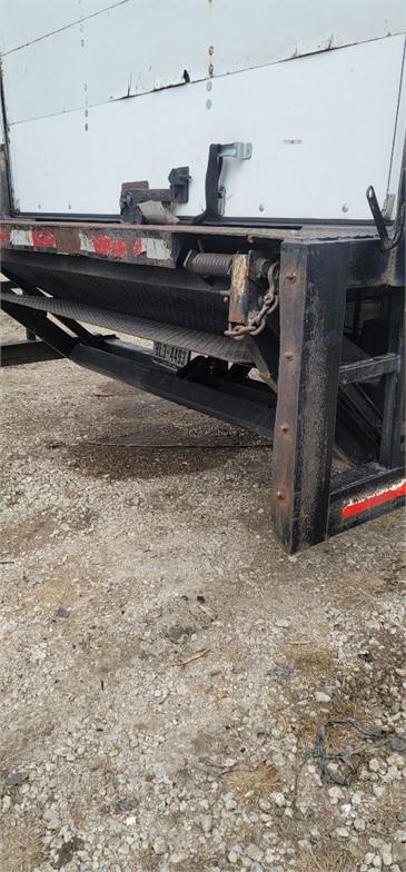 2005 KENWORTH T300