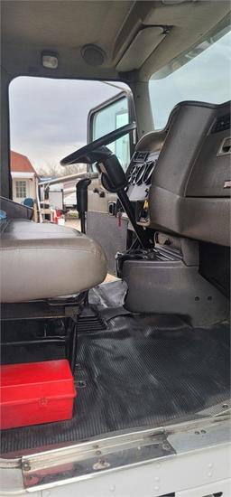 2005 KENWORTH T300