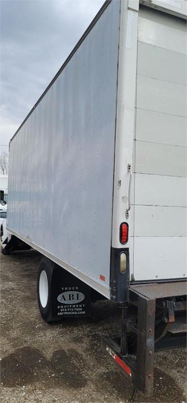 2005 KENWORTH T300